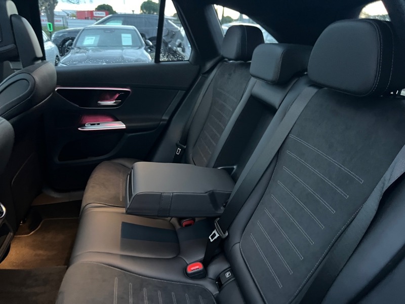 Image Mercedes-Benz GLC SUV GLC 300 de Hybrid EQ 4MATIC AMG Line +  GLC 300 de Hybrid EQ 4MATIC AMG Line +