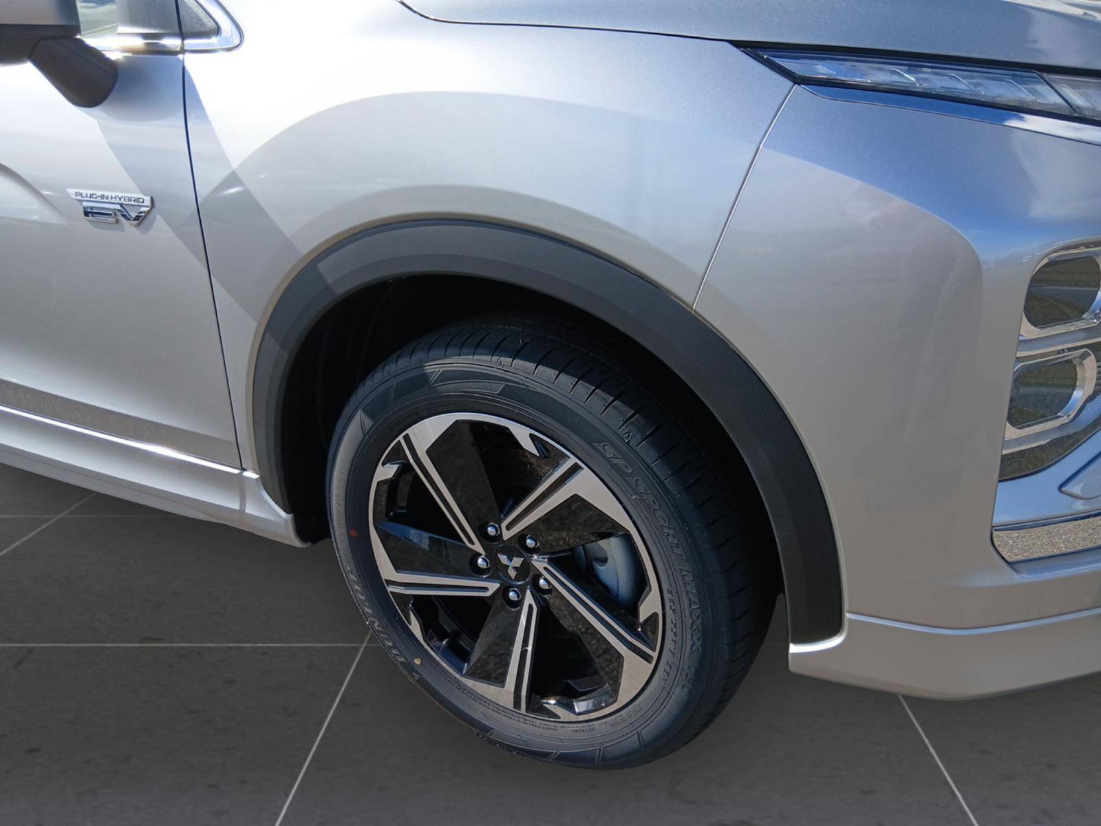 Image Mitsubishi ECLIPSE CROSS 2.4 Twin Motor 4WD Intense  ECLIPSE CROSS PHEV INTENSE MY23