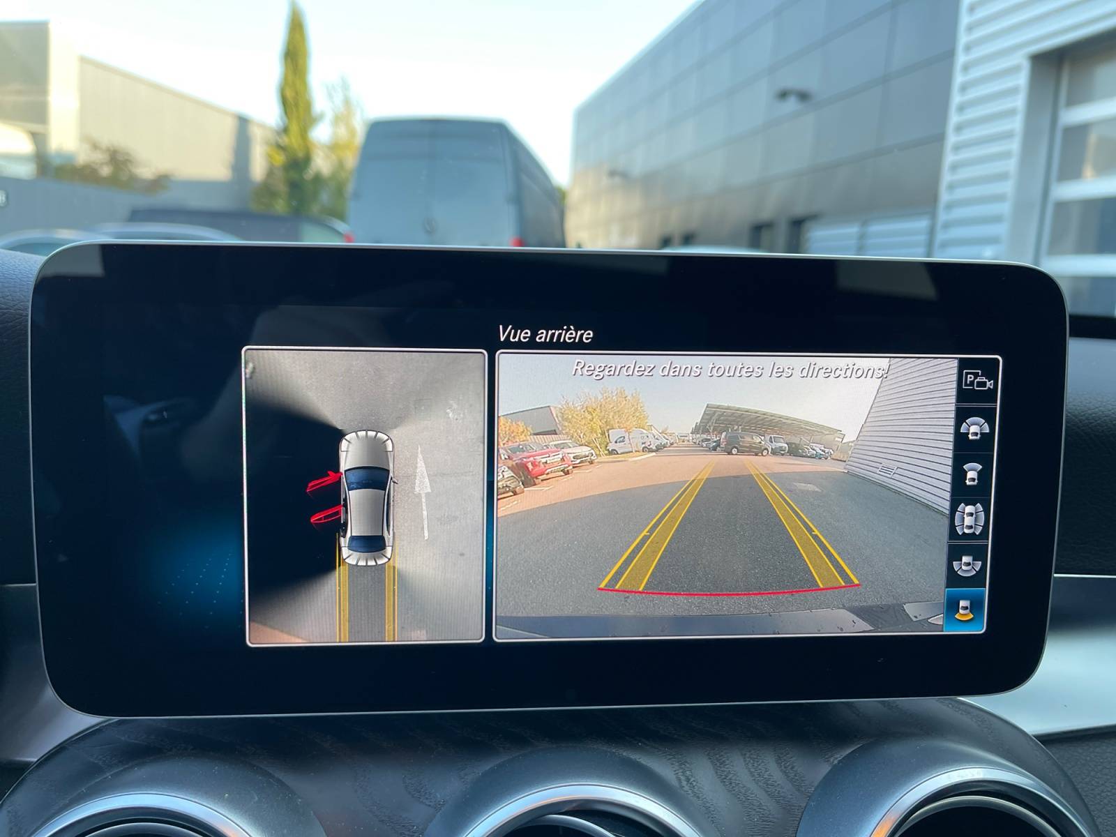 Image Mercedes-Benz CLASSE C BERLINE Classe C 300 de Berline AMG Line  C300 DE 9G-TRONIC AMG LINE