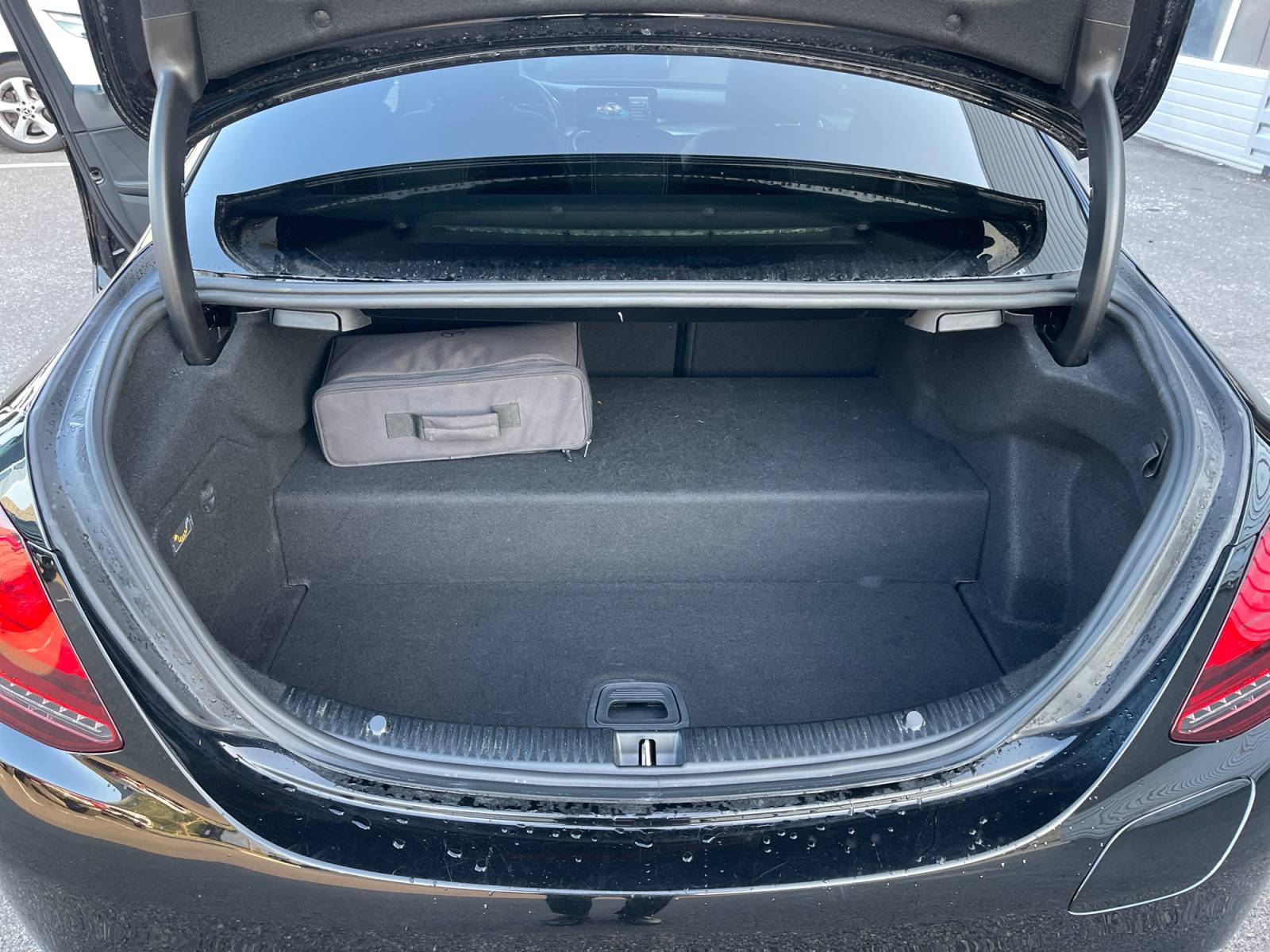 Image Mercedes-Benz CLASSE C BERLINE Classe C 300 de Berline AMG Line  C300 DE 9G-TRONIC AMG LINE