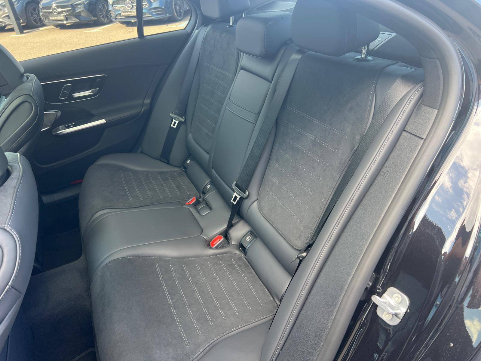 Image Mercedes-Benz CLASSE C BERLINE Classe C 300 de Hybrid EQ Berline AMG Line  Classe C 300 d e Hybrid EQ Berline AMG Line