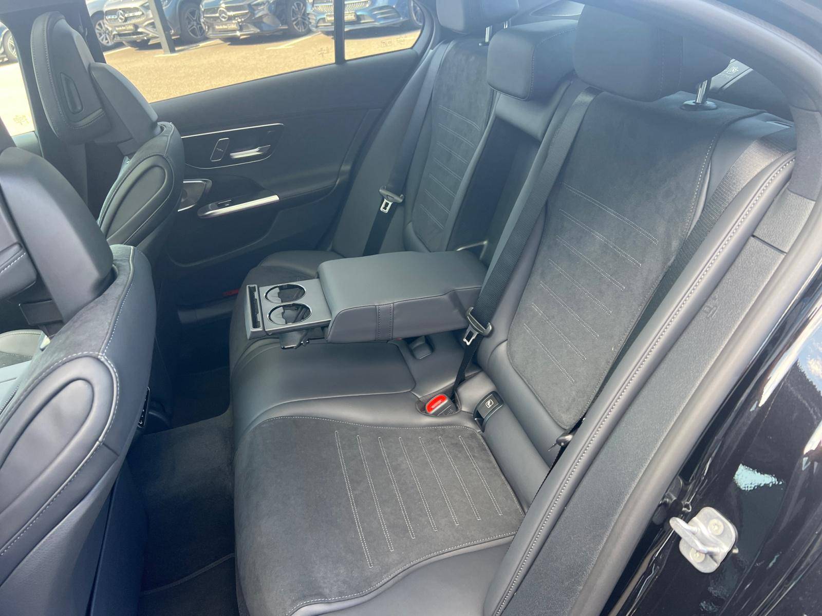 Image Mercedes-Benz CLASSE C BERLINE Classe C 300 de Hybrid EQ Berline AMG Line  Classe C 300 d e Hybrid EQ Berline AMG Line