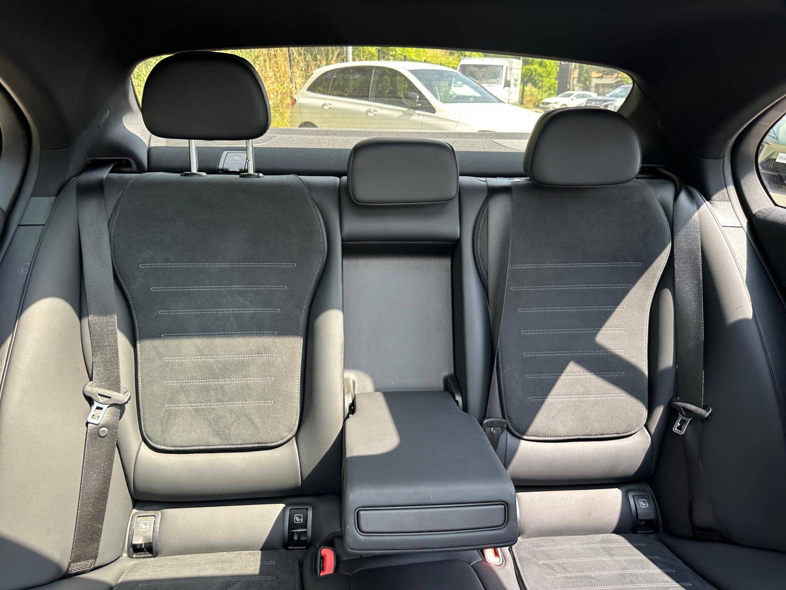 Image Mercedes-Benz CLASSE C BERLINE Classe C 300 de Berline AMG line  Classe C 300 d e Hybrid EQ Berline AMG Line