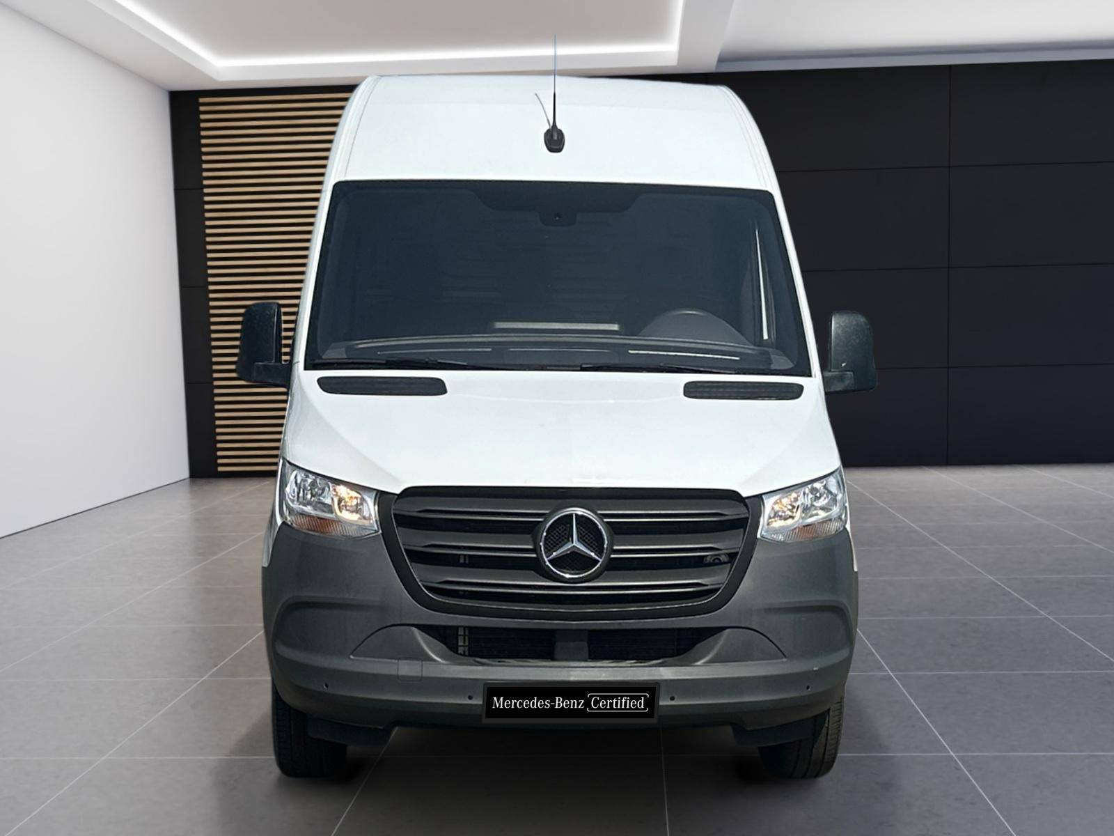 Image Mercedes-Benz SPRINTER 315 CDI Fourgon Toit sureleve Long  SPRINTER FGN 315 CDI 43 3.5T RWD FIRST
