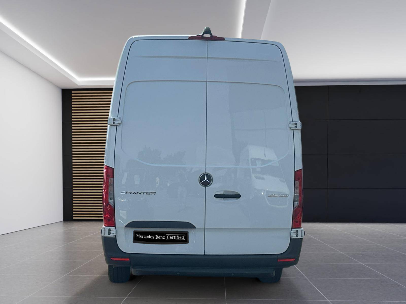 Image Mercedes-Benz SPRINTER 315 CDI Fourgon Toit sureleve Long  SPRINTER FGN 315 CDI 43 3.5T RWD FIRST