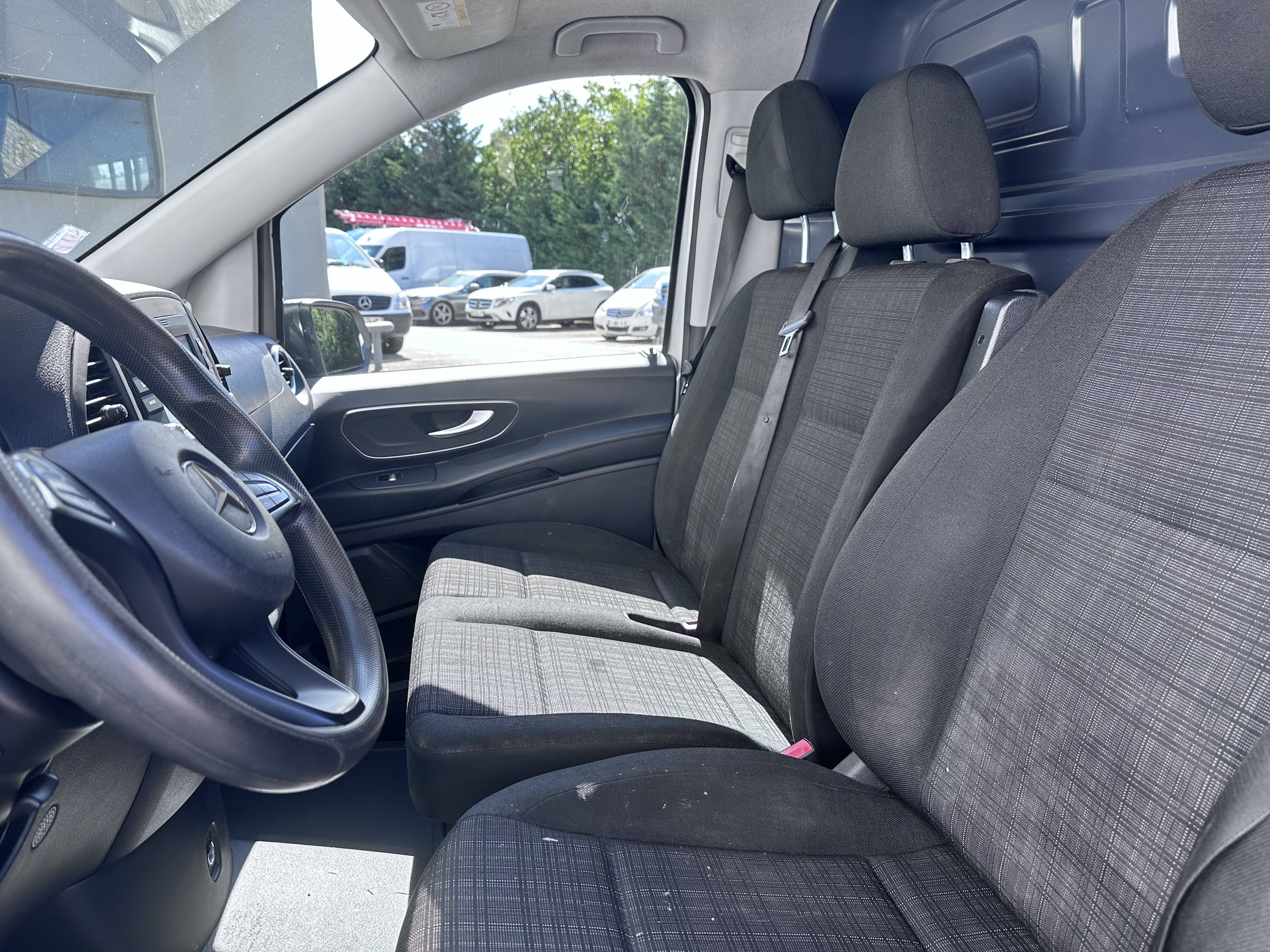 Image Mercedes-Benz VITO 119 CDI Fourgon Long  VITO FOURGON 119 CDI LONG BVA RWD PRO