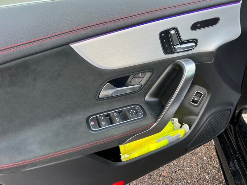 Image Mercedes-Benz CLA SHOOTING BRAKE CLA 220 d Shooting Brake AMG Line  CLA Shooting Brake 220 d 8G-DCT AMG Line