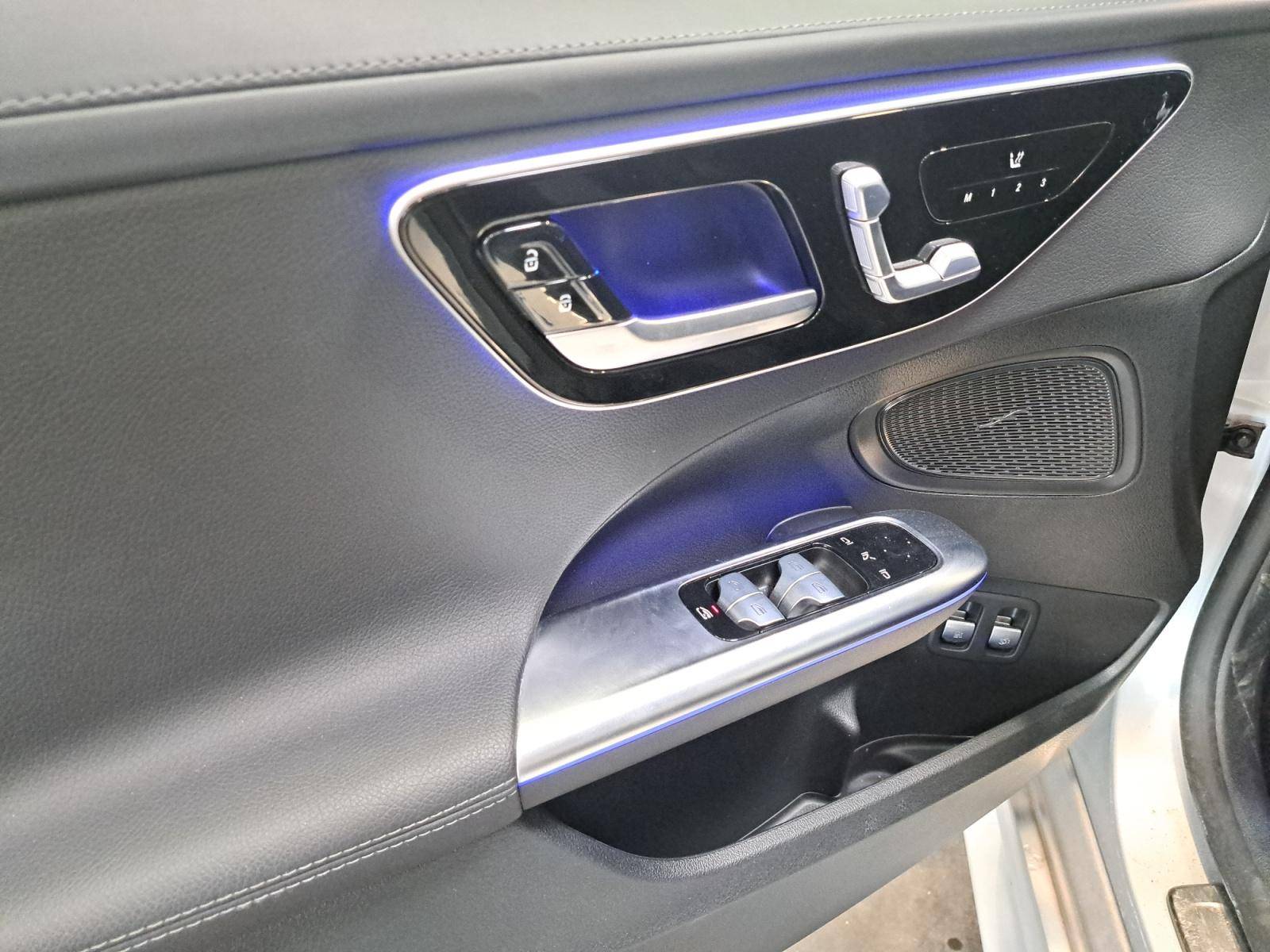 Image Mercedes-Benz CLASSE C BERLINE Classe C 300 e Hybrid EQ Berline AMG Line  Classe C 300 d e Hybrid EQ Berline AMG Line