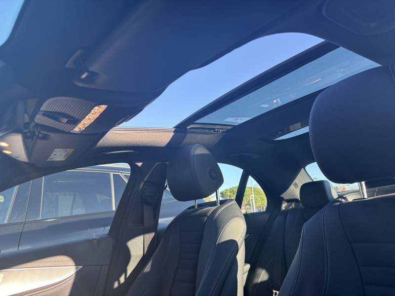 Image Mercedes-Benz CLASSE E BERLINE E 220 d Berline Sportline  Classe E 220 d 9G-Tronic Fascination