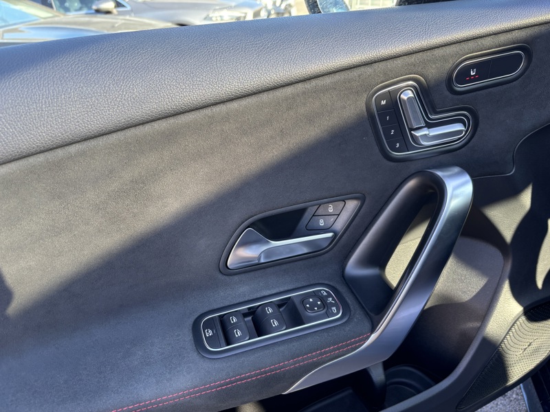 Image Mercedes-Benz CLASSE A 200 d AMG Line AMG Line 