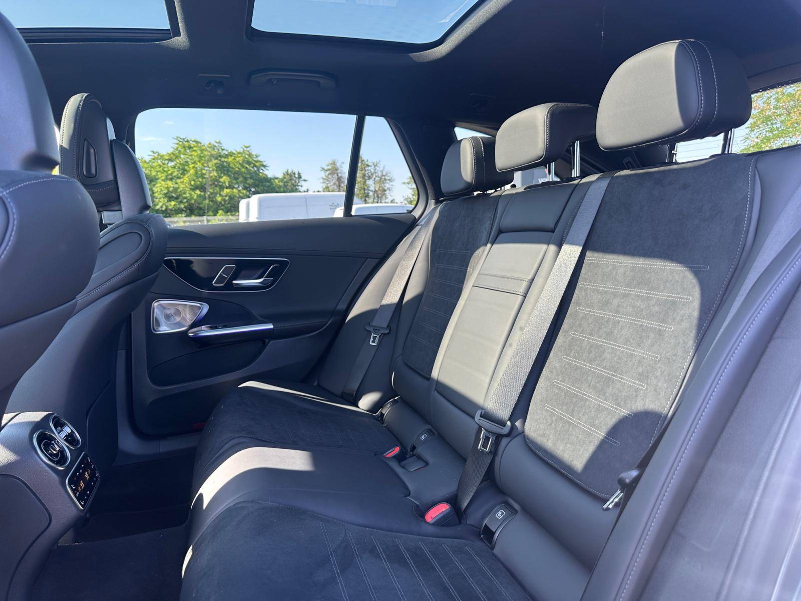 Image Mercedes-Benz CLASSE C BREAK Classe C 300 de Hybrid EQ Break AMG Line  Classe C 300 d e Hybrid EQ Break AMG Line