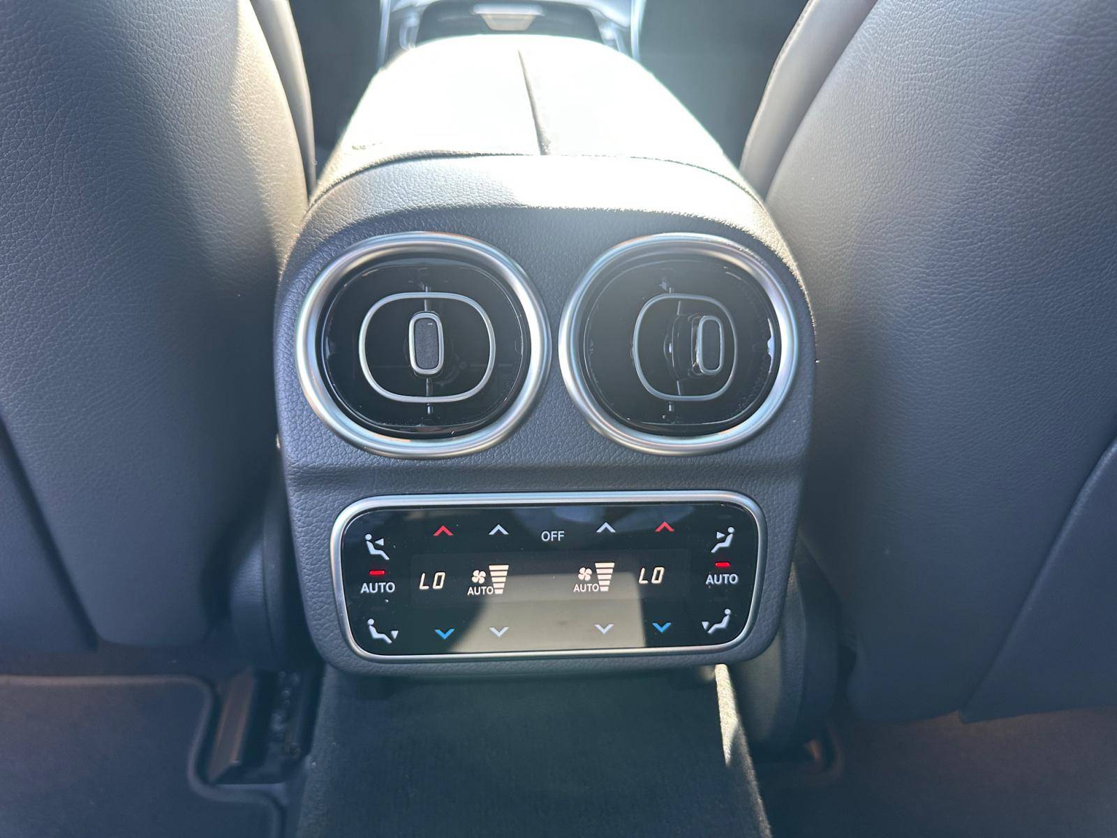 Image Mercedes-Benz CLASSE C BREAK Classe C 300 de Hybrid EQ Break AMG Line  Classe C 300 d e Hybrid EQ Break AMG Line