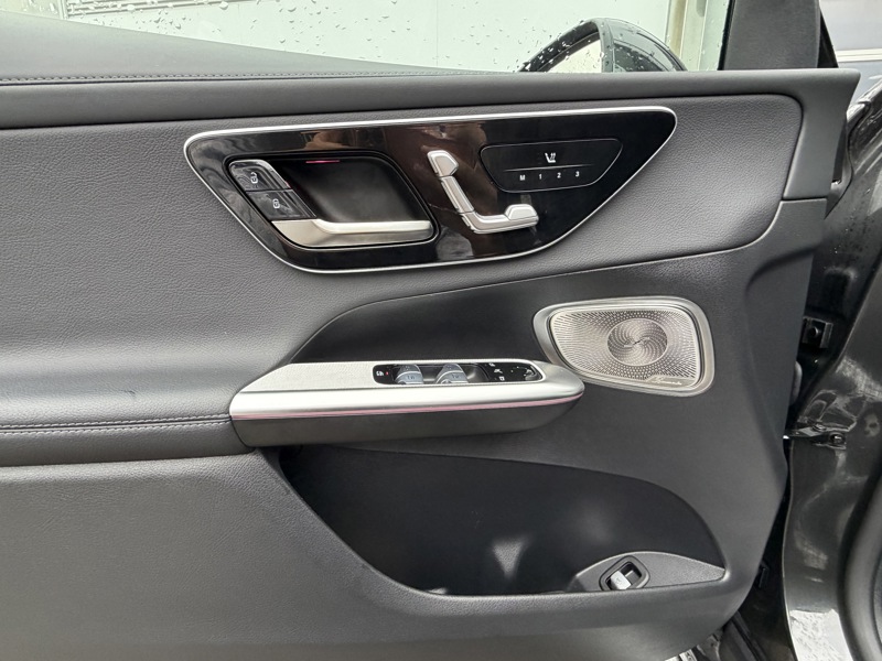 Image Mercedes-Benz GLC SUV GLC 220 d 4MATIC AMG Line  GLC 220 d 4MATIC AMG Line