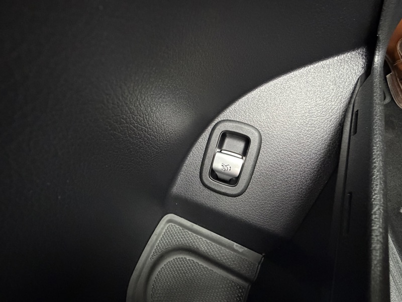 Image Mercedes-Benz GLC SUV GLC 220 d 4MATIC AMG Line  GLC 220 d 4MATIC AMG Line