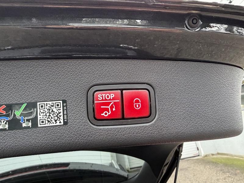 Image Mercedes-Benz GLC SUV GLC 220 d 4MATIC AMG Line  GLC 220 d 4MATIC AMG Line