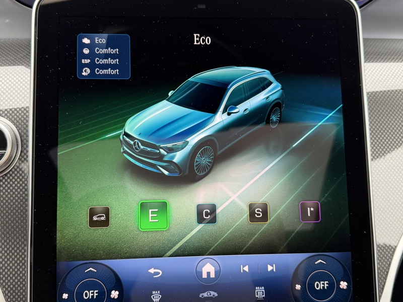 Image Mercedes-Benz GLC SUV GLC 220 d 4MATIC AMG Line  GLC 220 d 4MATIC AMG Line