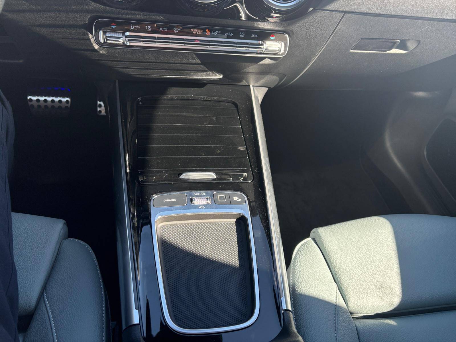 Image Mercedes-Benz GLA 200 d AMG Line  GLA 200 d AMG Line