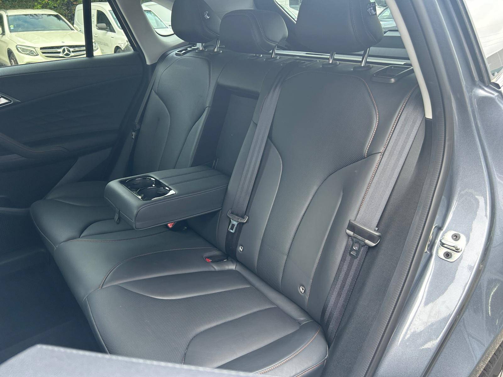 Image MG EHS Luxury 1,5 L Turbo 272 ch 