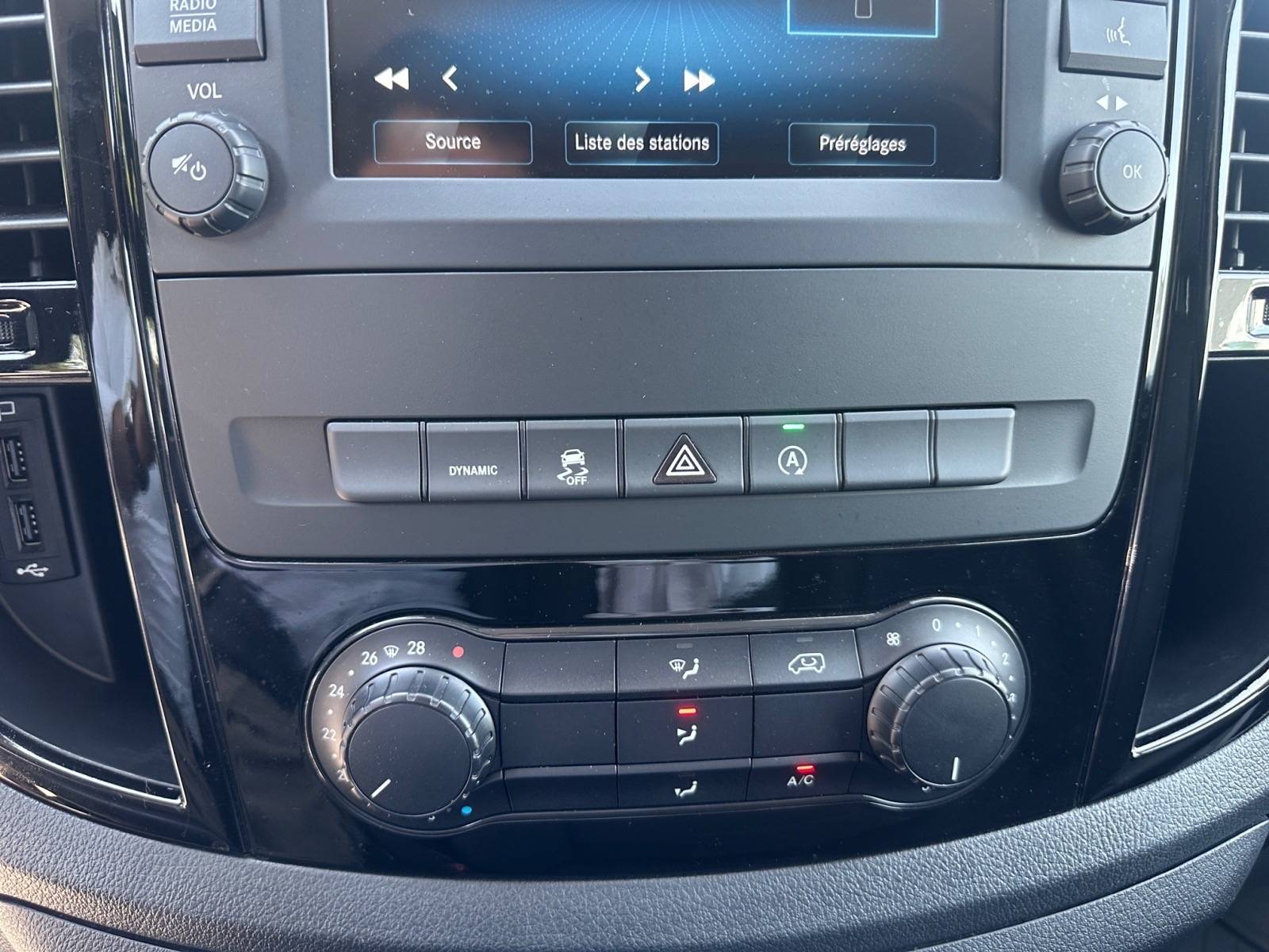 Image Mercedes-Benz VITO 119 CDI 4x4 Fourgon Long  VITO FGN 119 CDI LONG SELECT