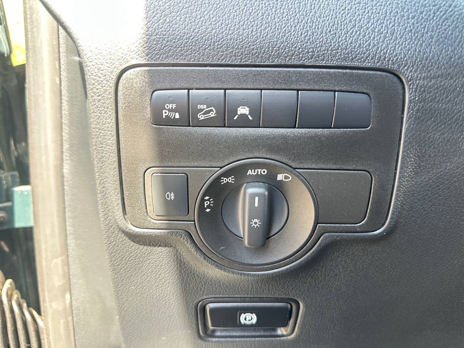 Image Mercedes-Benz VITO 119 CDI 4x4 Fourgon Long  VITO FGN 119 CDI LONG SELECT