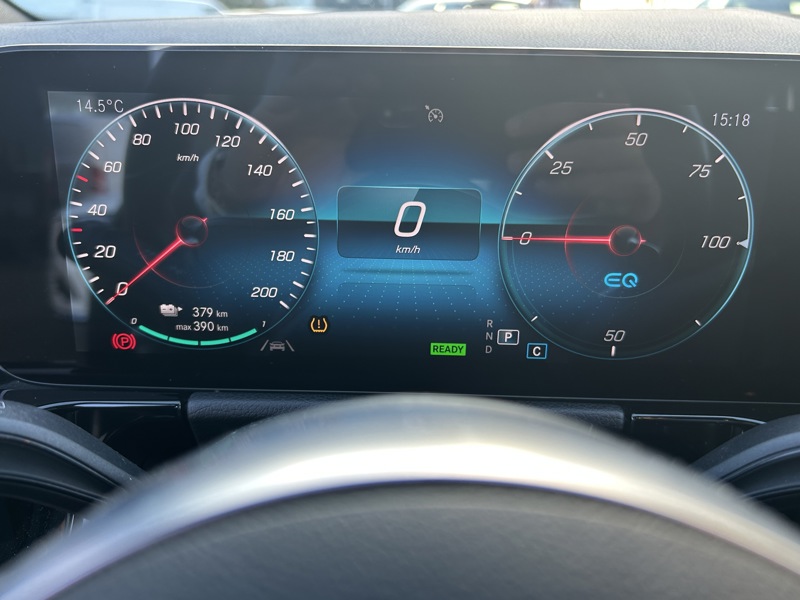 Image Mercedes-Benz EQA 350 4MATIC AMG Line  