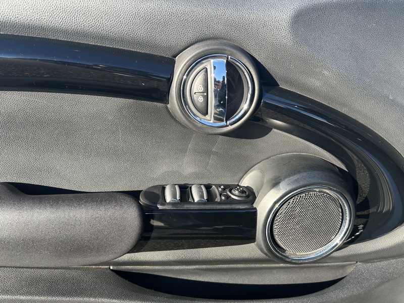 Image MINI CABRIO Cooper S John Cooper Works  2.0 192 ch 