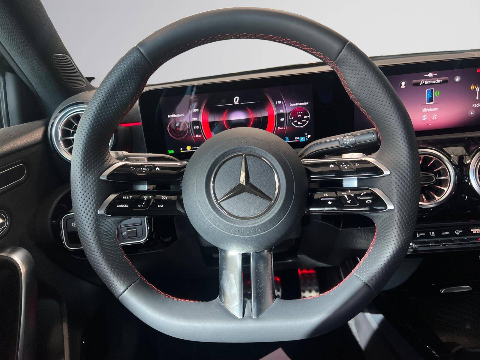 Image Mercedes-Benz CLASSE A 200 d AMG Line  Classe A 200 d AMG Line