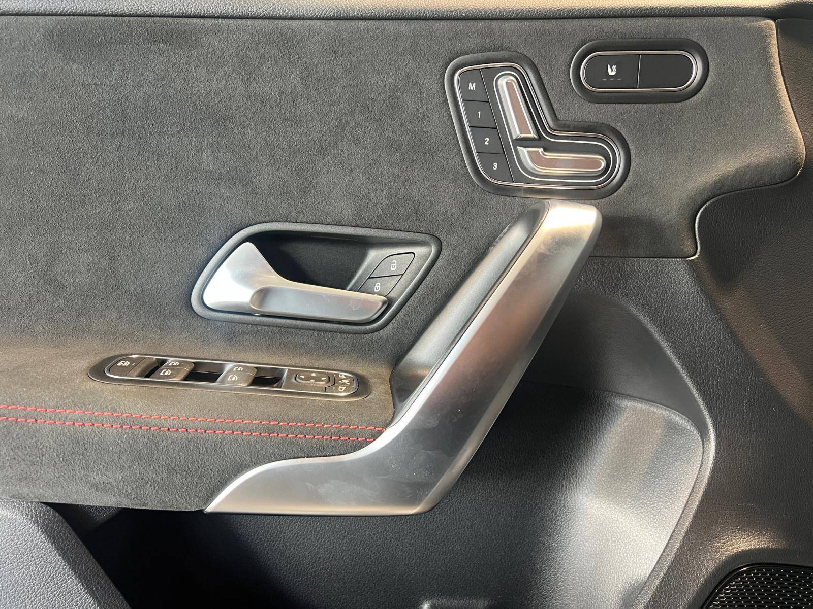 Image Mercedes-Benz CLASSE A 200 d AMG Line  Classe A 200 d AMG Line