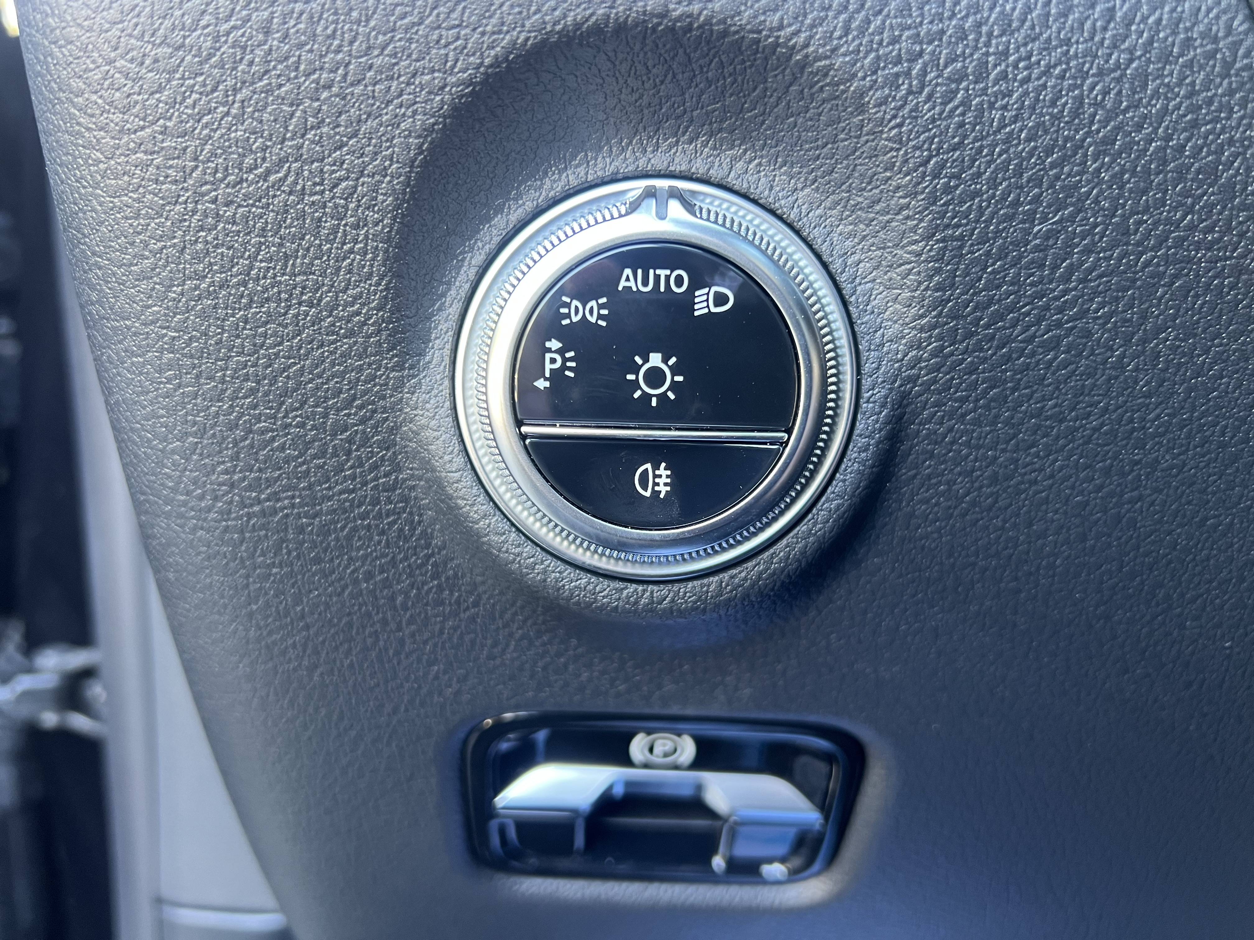 Image Mercedes-Benz CLASSE C BREAK Classe C 300 e Hybrid EQ Break AMG Line  Classe C 300 e Hybrid EQ Break AMG Line