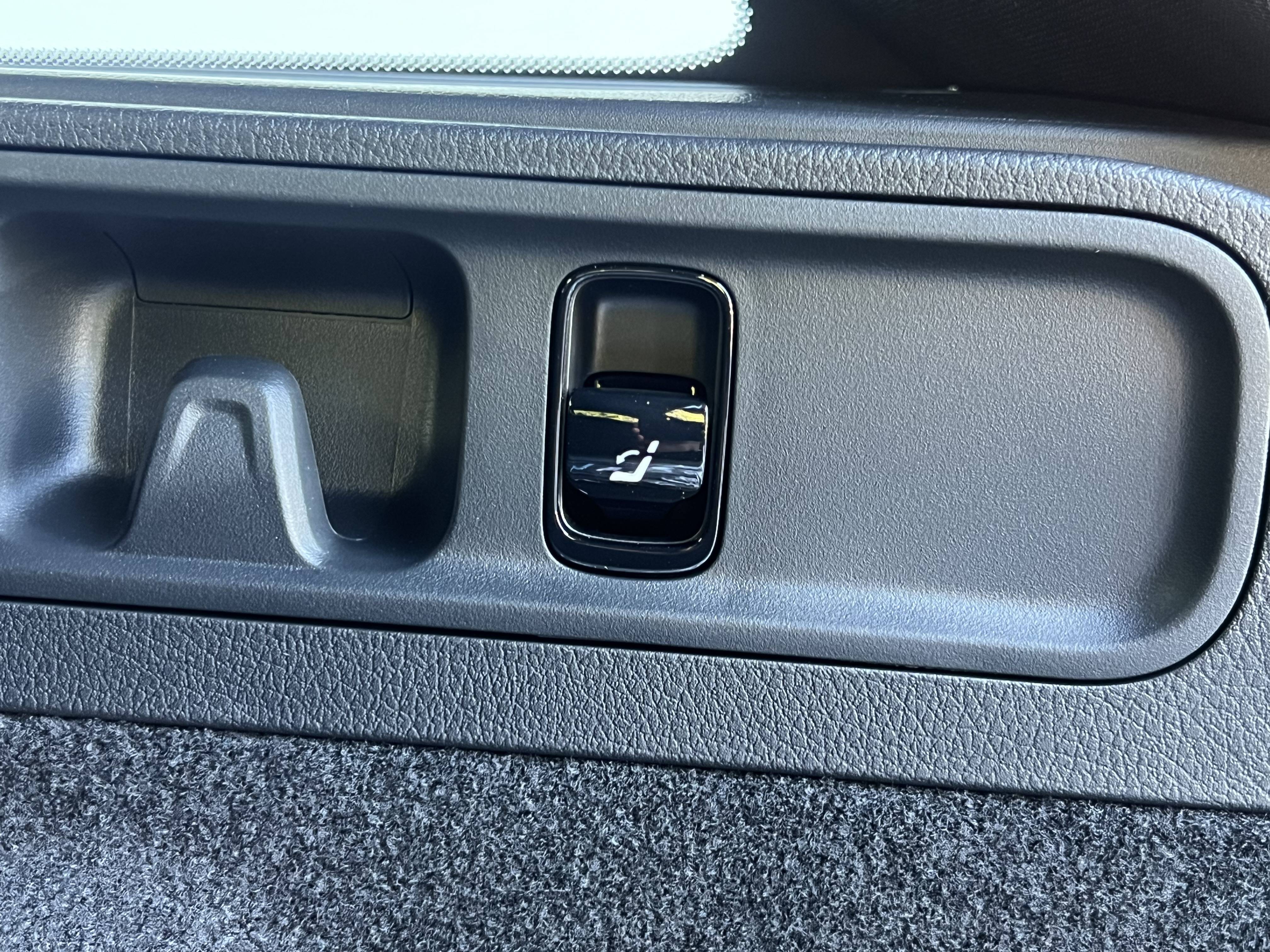 Image Mercedes-Benz CLASSE C BREAK Classe C 300 e Hybrid EQ Break AMG Line  Classe C 300 e Hybrid EQ Break AMG Line