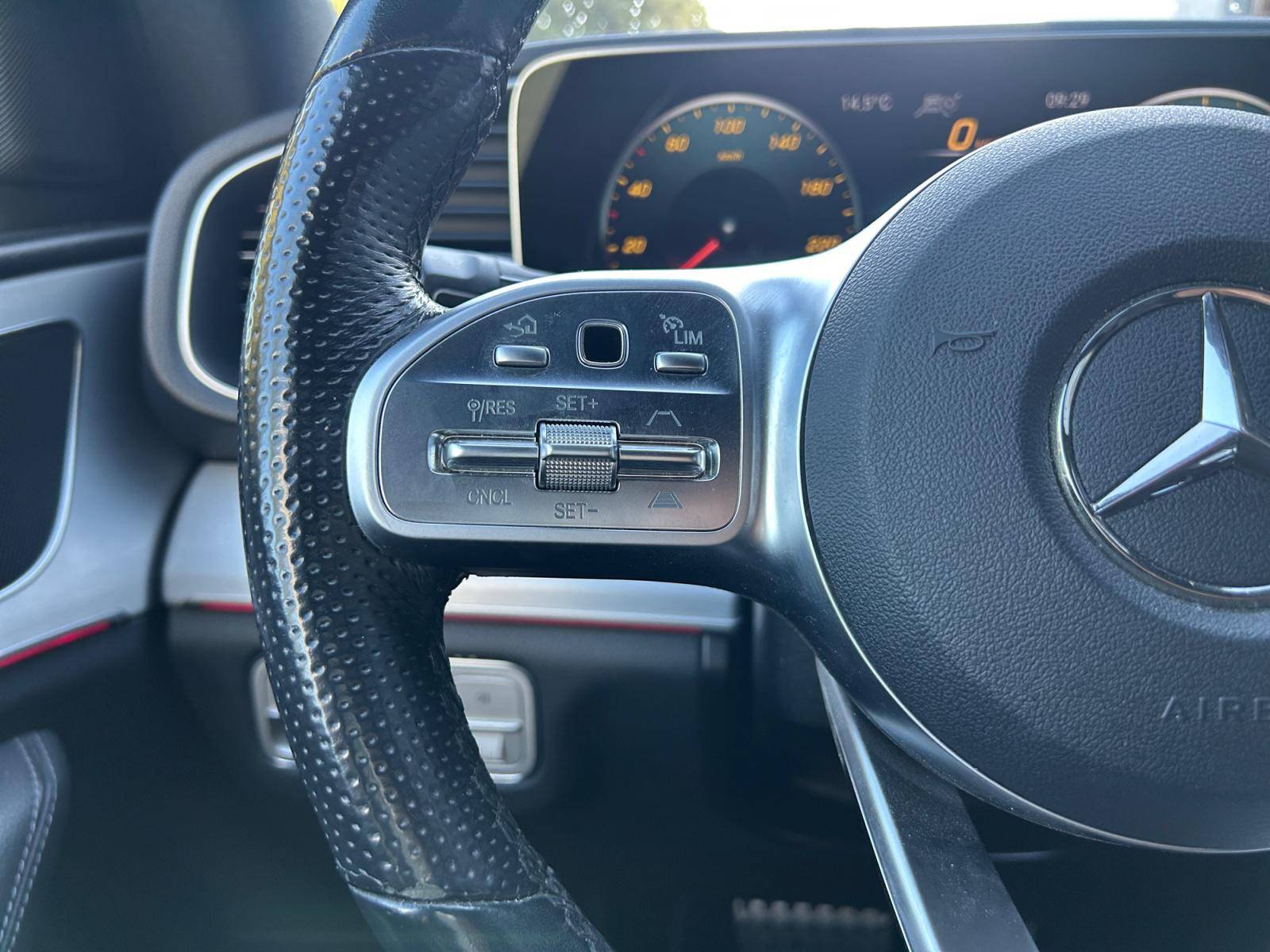 Image Mercedes-Benz GLE 350 de 4MATIC AMG Line  Classe GLE 350 de EQ POWER 9G-Tronic 4Matic AMG Line