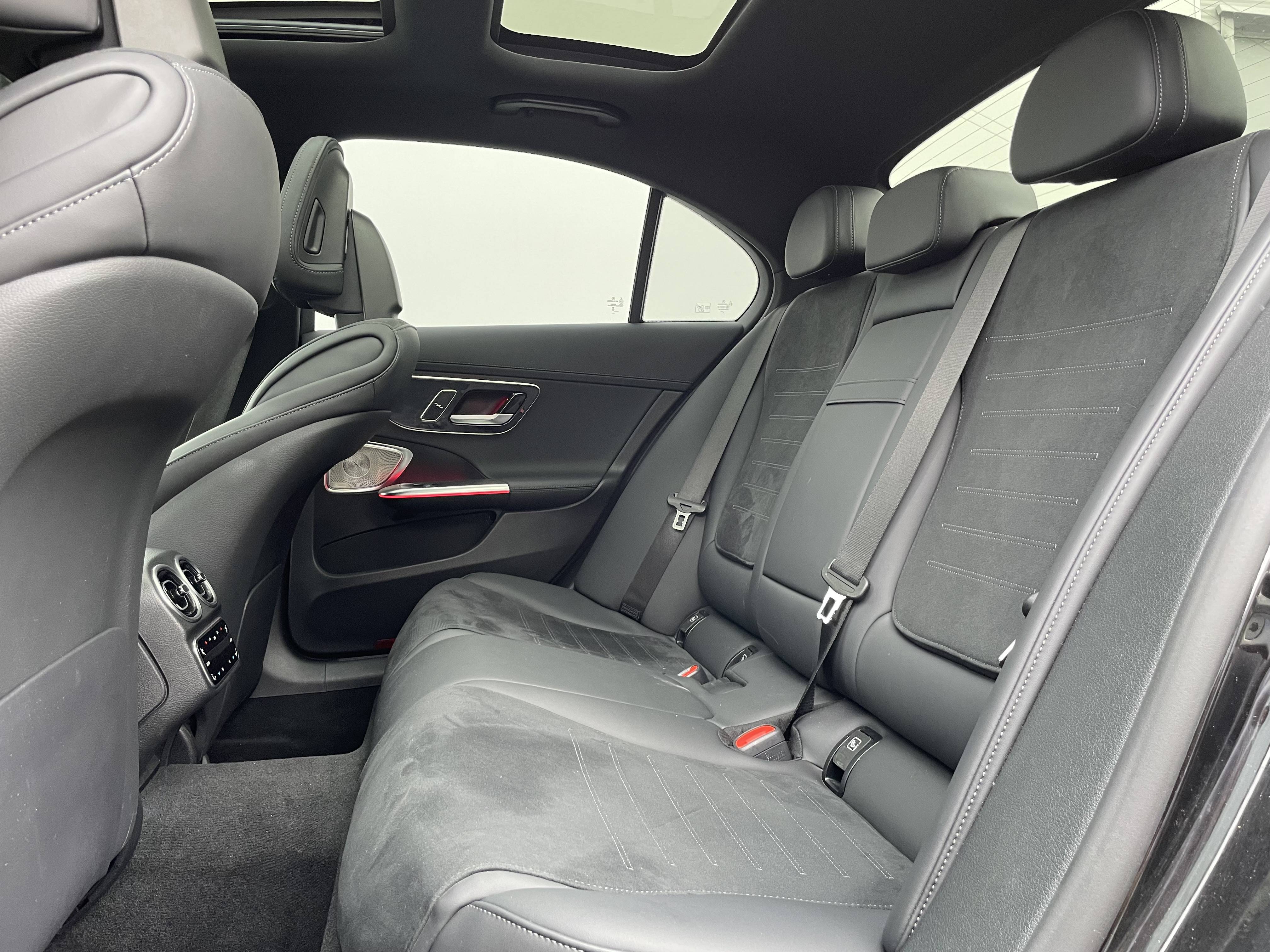 Image Mercedes-Benz CLASSE C BERLINE Classe C 300 de Berline AMG line  CLASSE C 300 DE AMG LINE