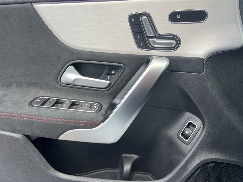 Image Mercedes-Benz CLA SHOOTING BRAKE CLA 200 Shooting Brake AMG Line  