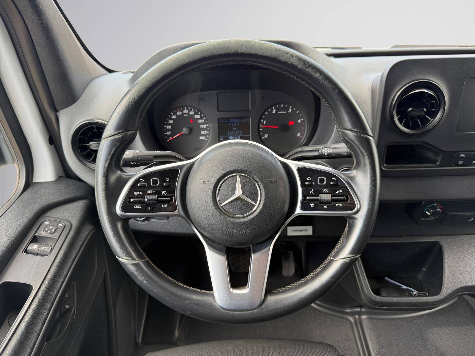 Image Mercedes-Benz SPRINTER 319 CDI Fourgon Toit sureleve Standard  SPRINTER FGN 319 CDI 37 3.5T PROPULSION