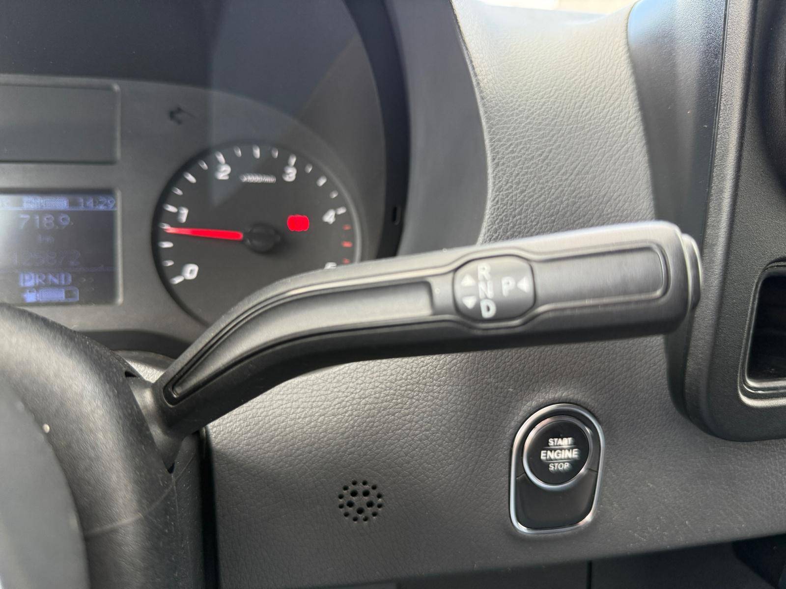 Image Mercedes-Benz SPRINTER 319 CDI Fourgon Toit sureleve Standard  SPRINTER FGN 319 CDI 37 3.5T PROPULSION