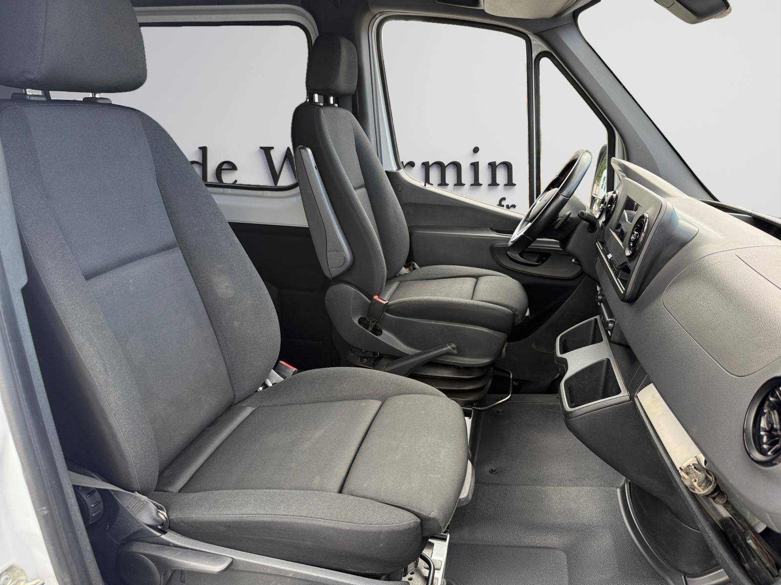 Image Mercedes-Benz SPRINTER 319 CDI Fourgon Toit sureleve Standard  SPRINTER FGN 319 CDI 37 3.5T PROPULSION