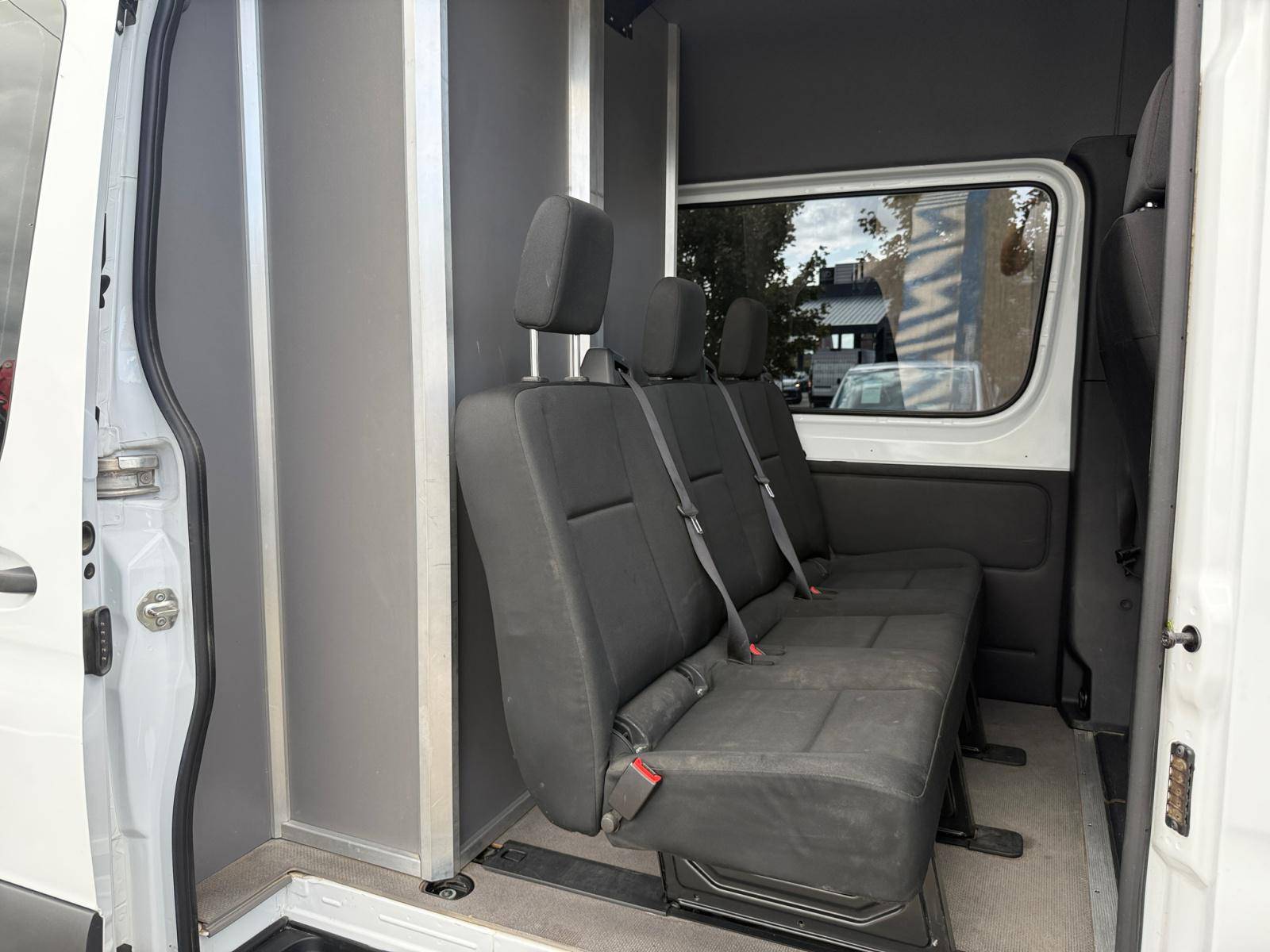 Image Mercedes-Benz SPRINTER 319 CDI Fourgon Toit sureleve Standard  SPRINTER FGN 319 CDI 37 3.5T PROPULSION