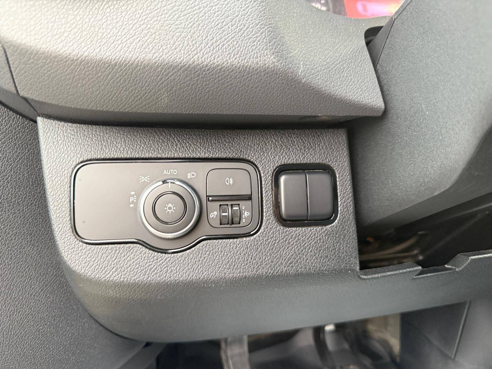 Image Mercedes-Benz SPRINTER 314 CDI Fourgon Toit sureleve Standard  SPRINTER FGN 314 CDI 37 3.5T PROPULSION