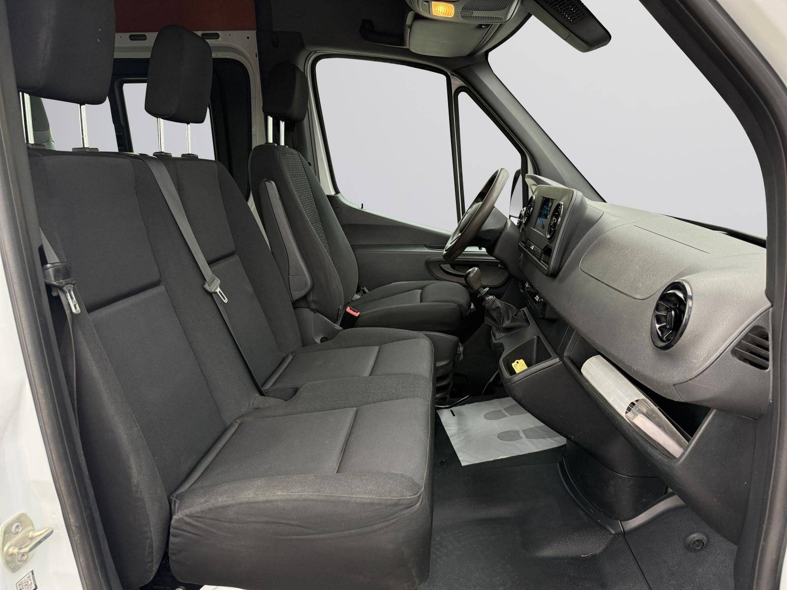 Image Mercedes-Benz SPRINTER 314 CDI Fourgon Toit sureleve Standard  SPRINTER FGN 314 CDI 37 3.5T PROPULSION