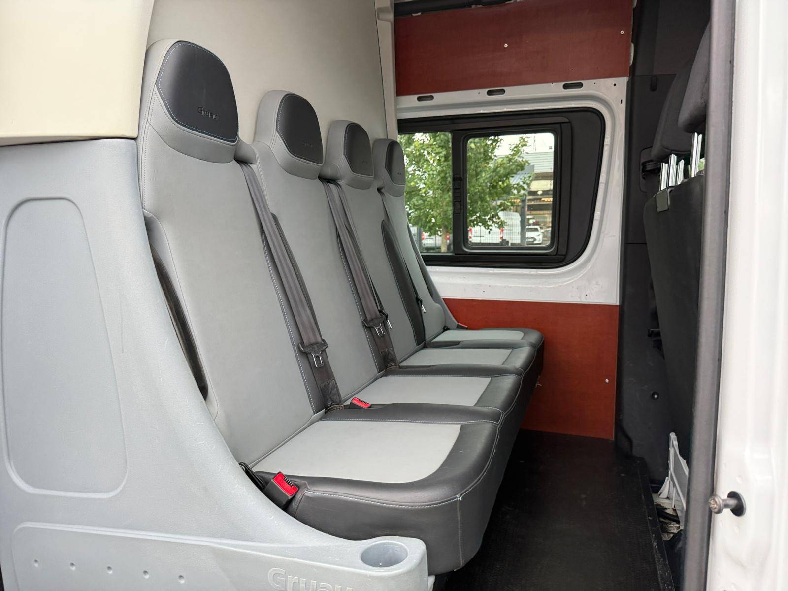 Image Mercedes-Benz SPRINTER 314 CDI Fourgon Toit sureleve Standard  SPRINTER FGN 314 CDI 37 3.5T PROPULSION