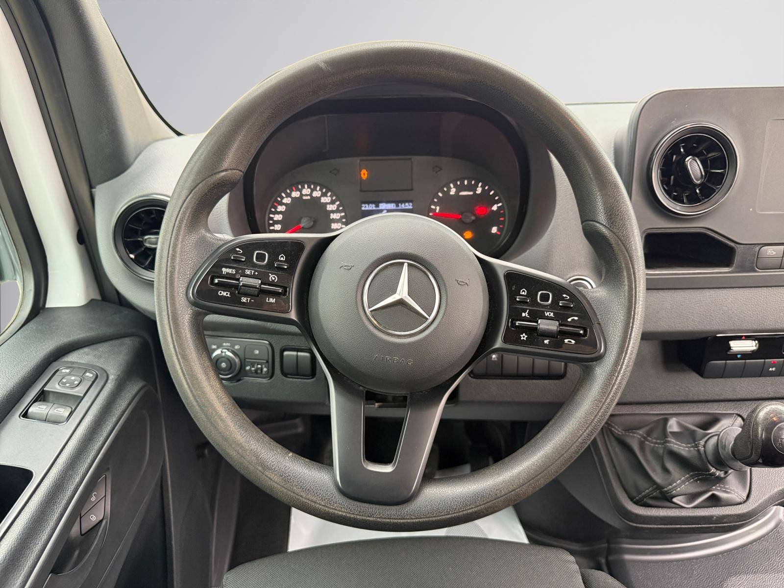 Image Mercedes-Benz SPRINTER 314 CDI Fourgon Toit sureleve Standard  SPRINTER FGN 314 CDI 37 3.5T PROPULSION