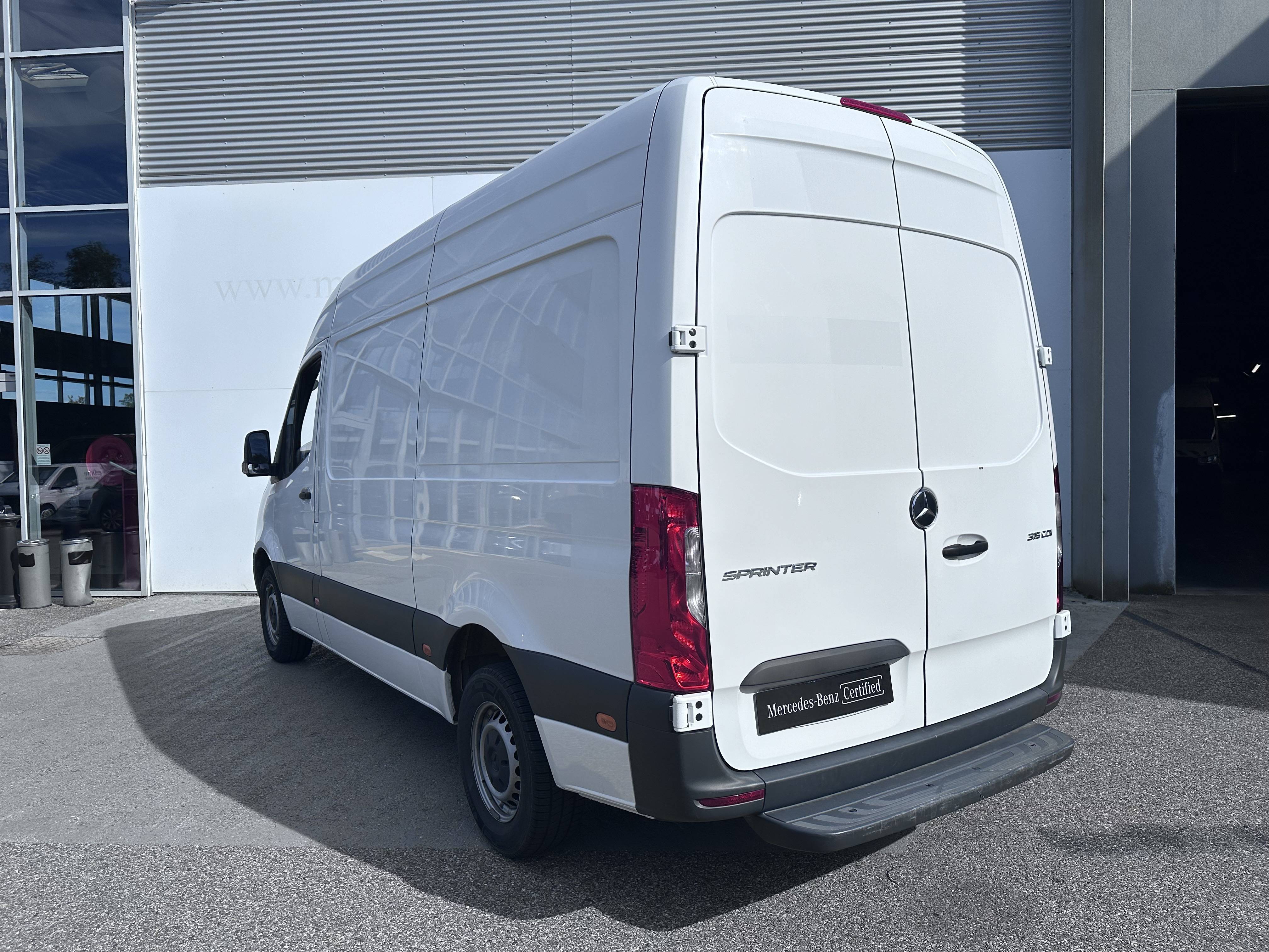 Image Mercedes-Benz SPRINTER 315 CDI Fourgon Toit sureleve Standard  SPRINTER FGN 315 CDI 37 3.5T RWD FIRST