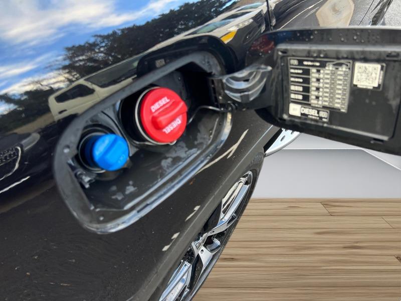 Image Mercedes-Benz GLC SUV GLC 300 d 4MATIC SUV AMG Line  