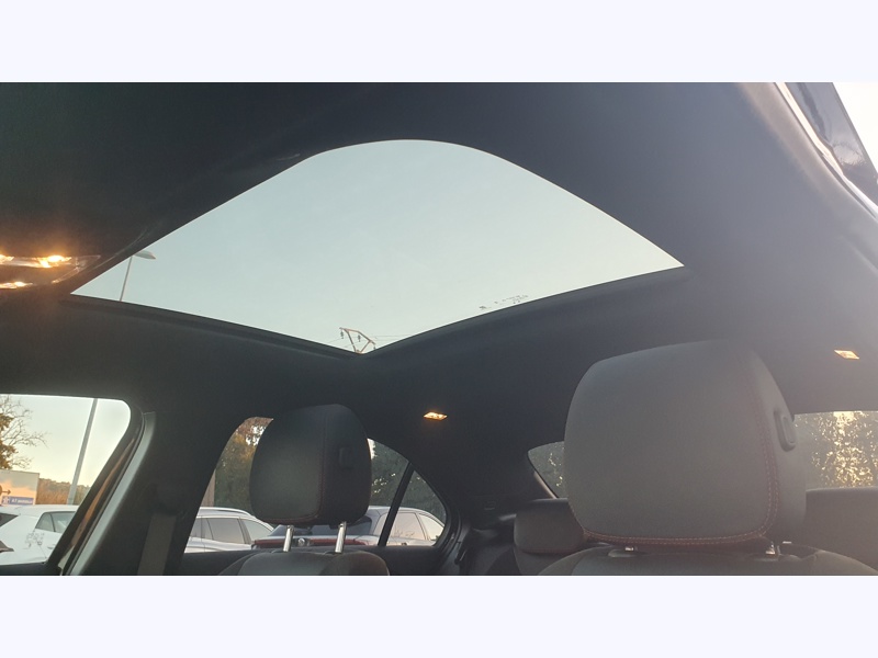 Image Mercedes-Benz CLASSE A 200 d Berline AMG Line  