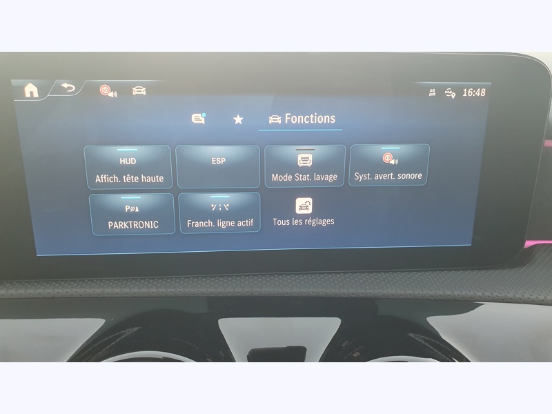 Image Mercedes-Benz CLASSE A 200 d Berline AMG Line  