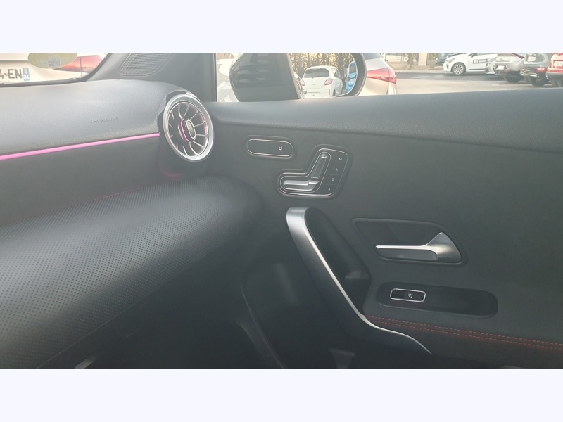 Image Mercedes-Benz CLASSE A 200 d Berline AMG Line  