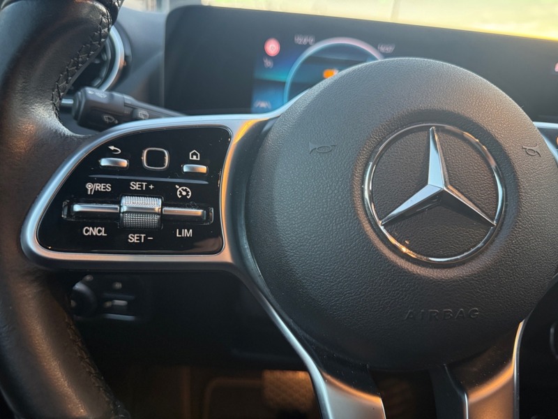 Image Mercedes-Benz GLA 200 d  Progressive Line 8G-DCT  