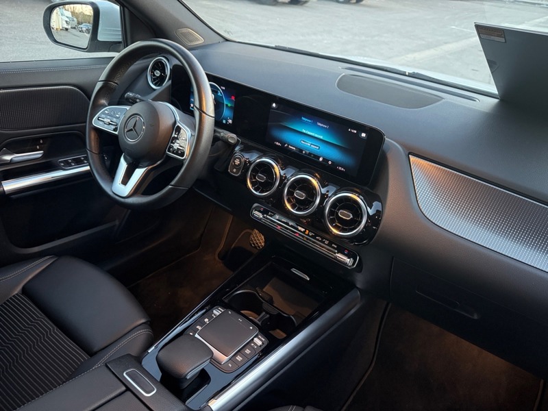 Image Mercedes-Benz GLA 200 d  Progressive Line 8G-DCT  