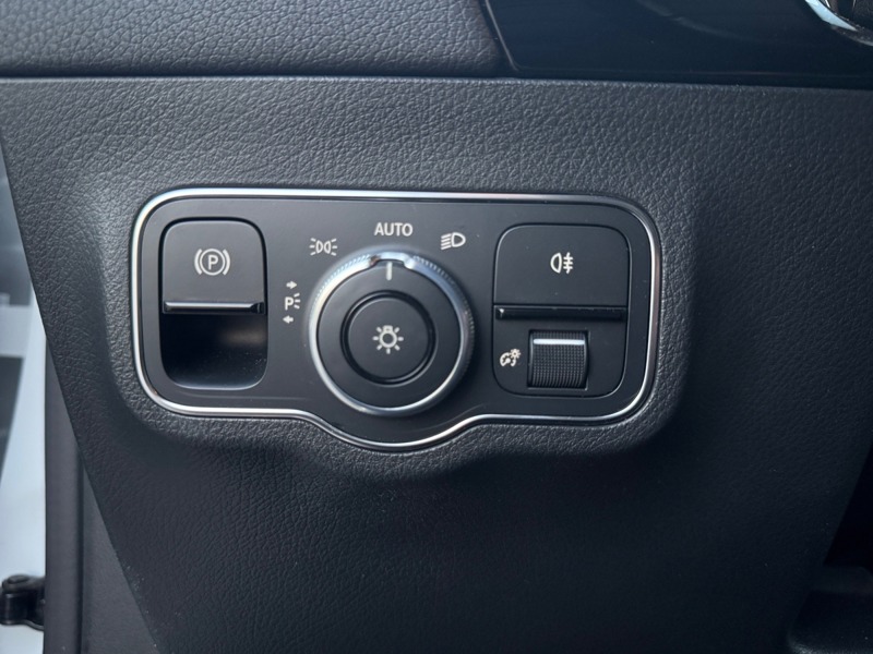 Image Mercedes-Benz GLA 200 d  Progressive Line 8G-DCT  