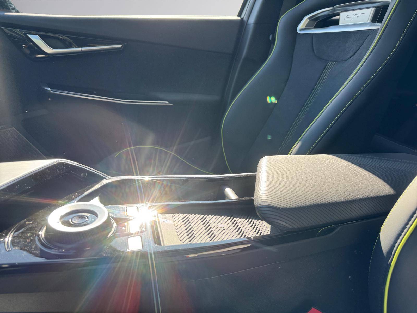 Image Kia EV6 GT 4WD   585 ch 